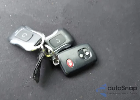 2013 Toyota Prius Three из США, поврежденный, VIN JTDKN3DU6D1674890